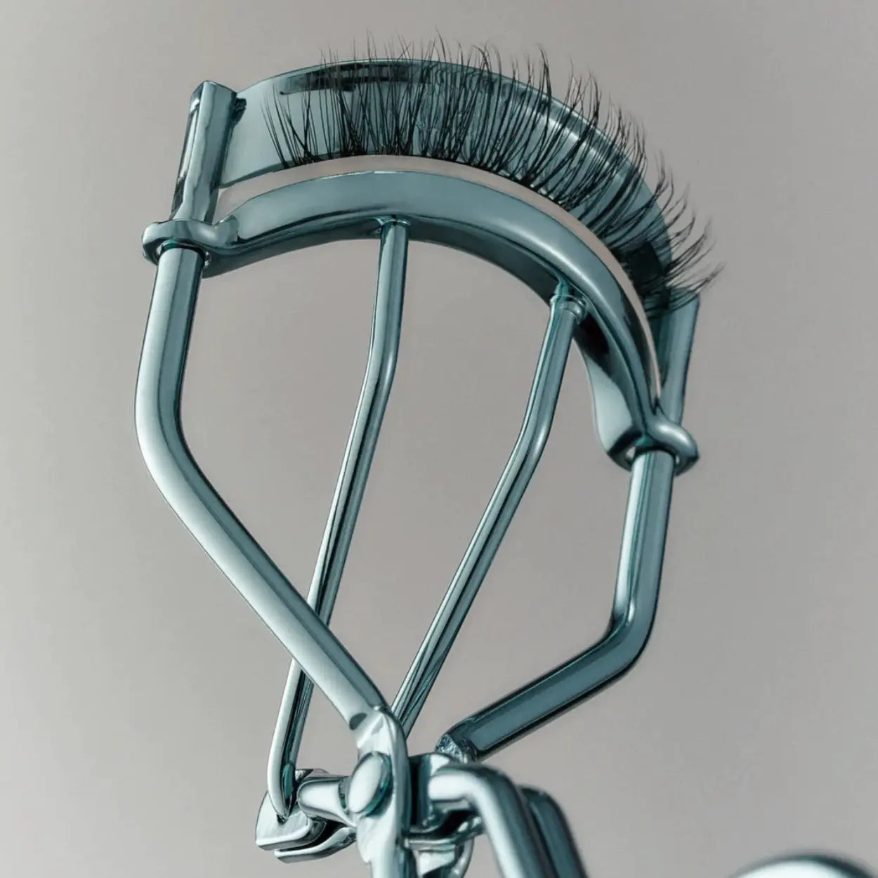 [ODDTYPE] Limitless Eyelash Curler - SFOILER